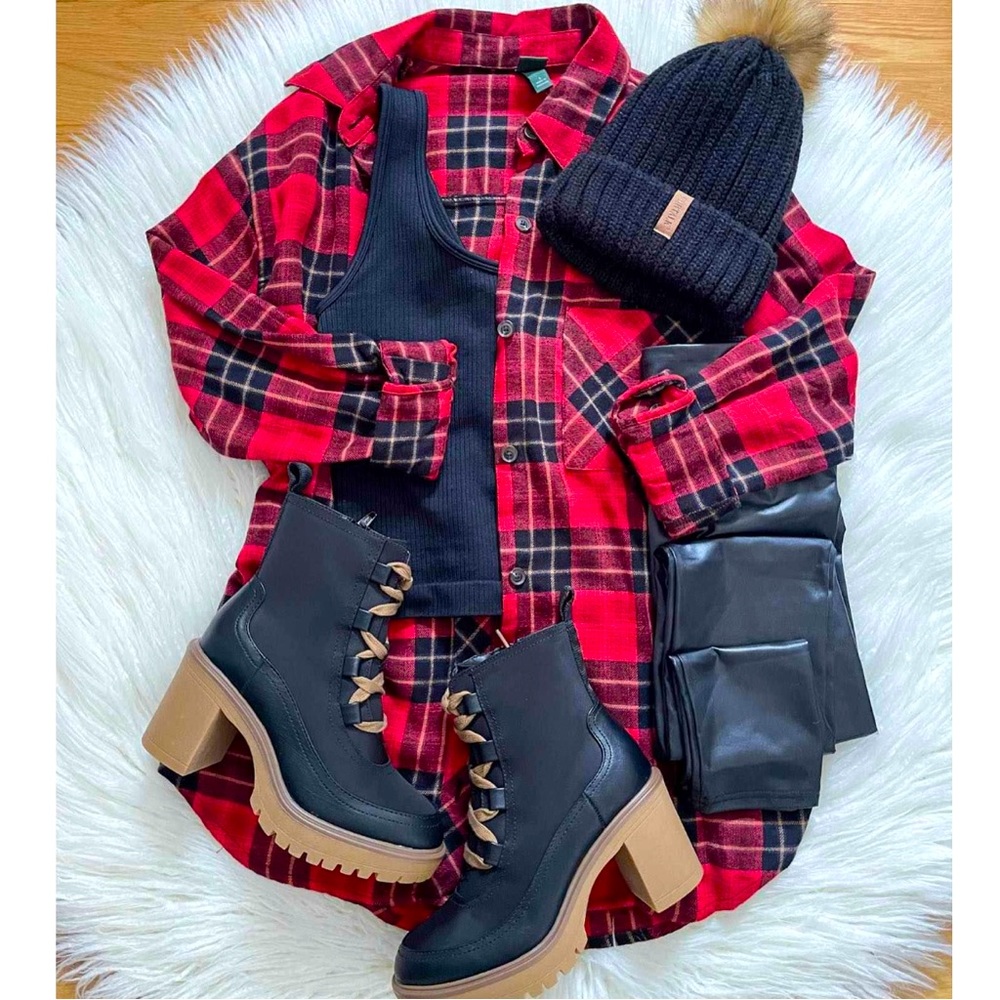 🥾NWT GLENDA “HIKING” BOOTS